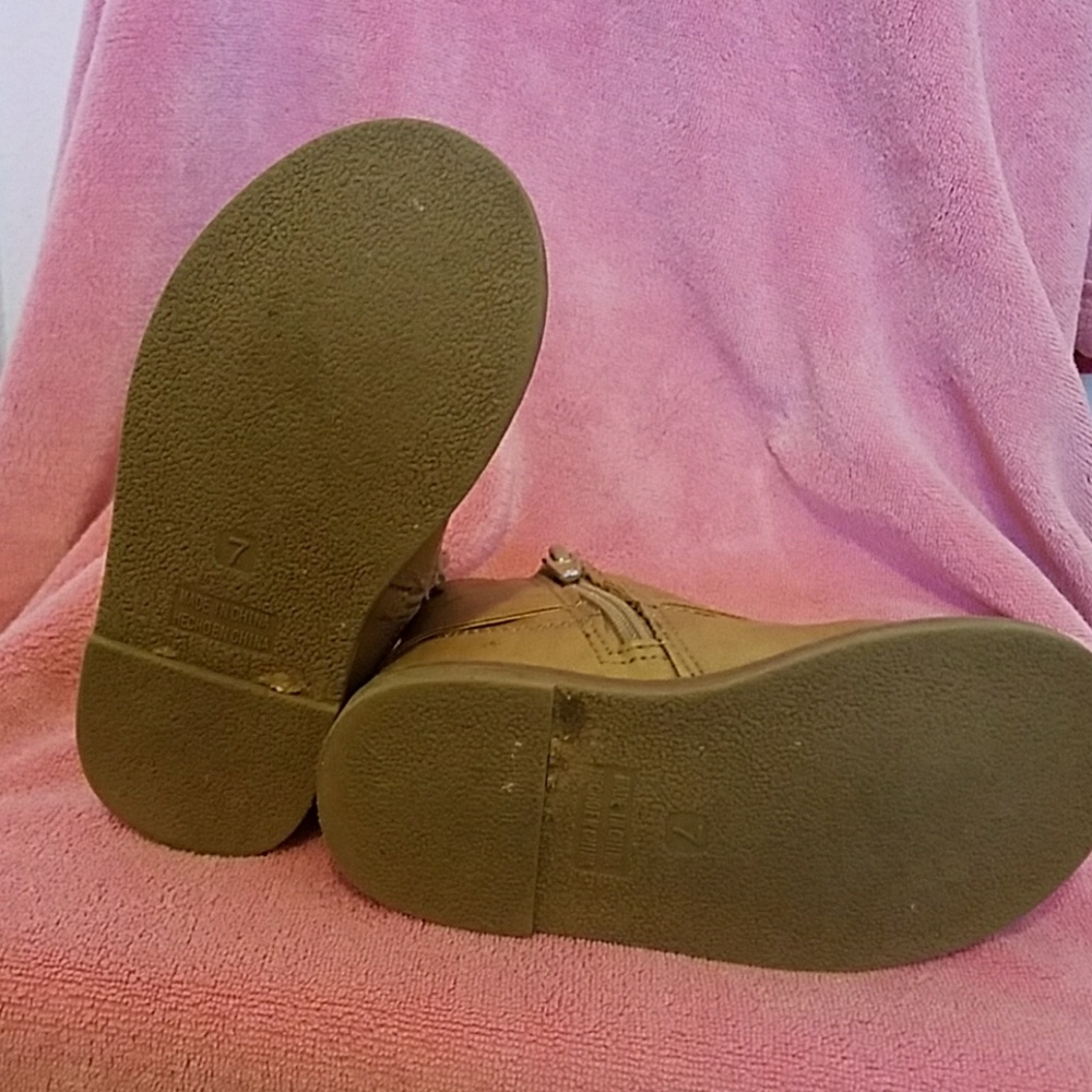 Boots - Picture 4 of 5